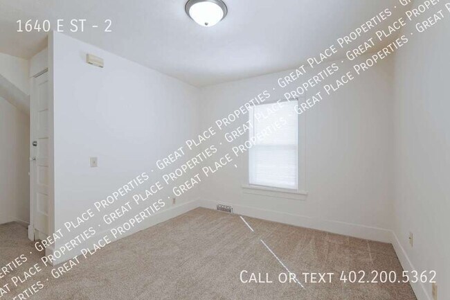 Building Photo - 1640 E ST-2