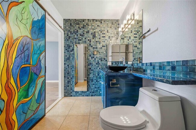 Building Photo - 2950 Viscaya Pl