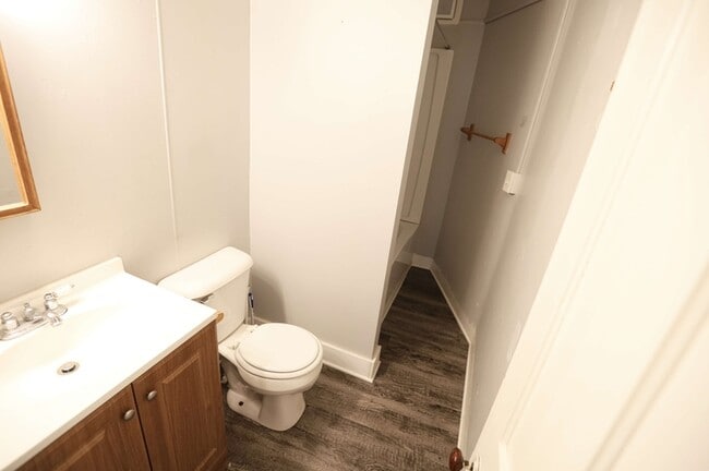 Building Photo - 1523 Broadway Ave NW