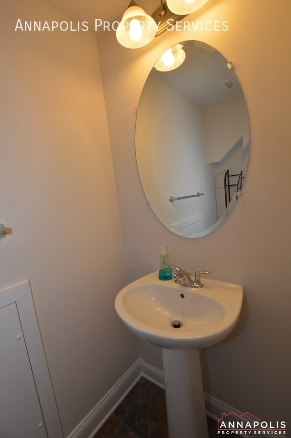 Building Photo - 114 Waterline Ct
