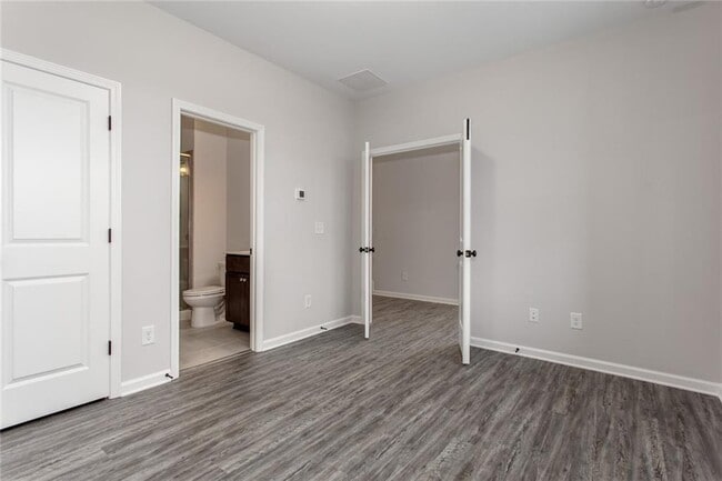 Building Photo - 6680 Cortland Walk