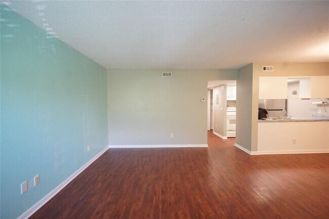 Building Photo - 4810 S Dauphin Ave
