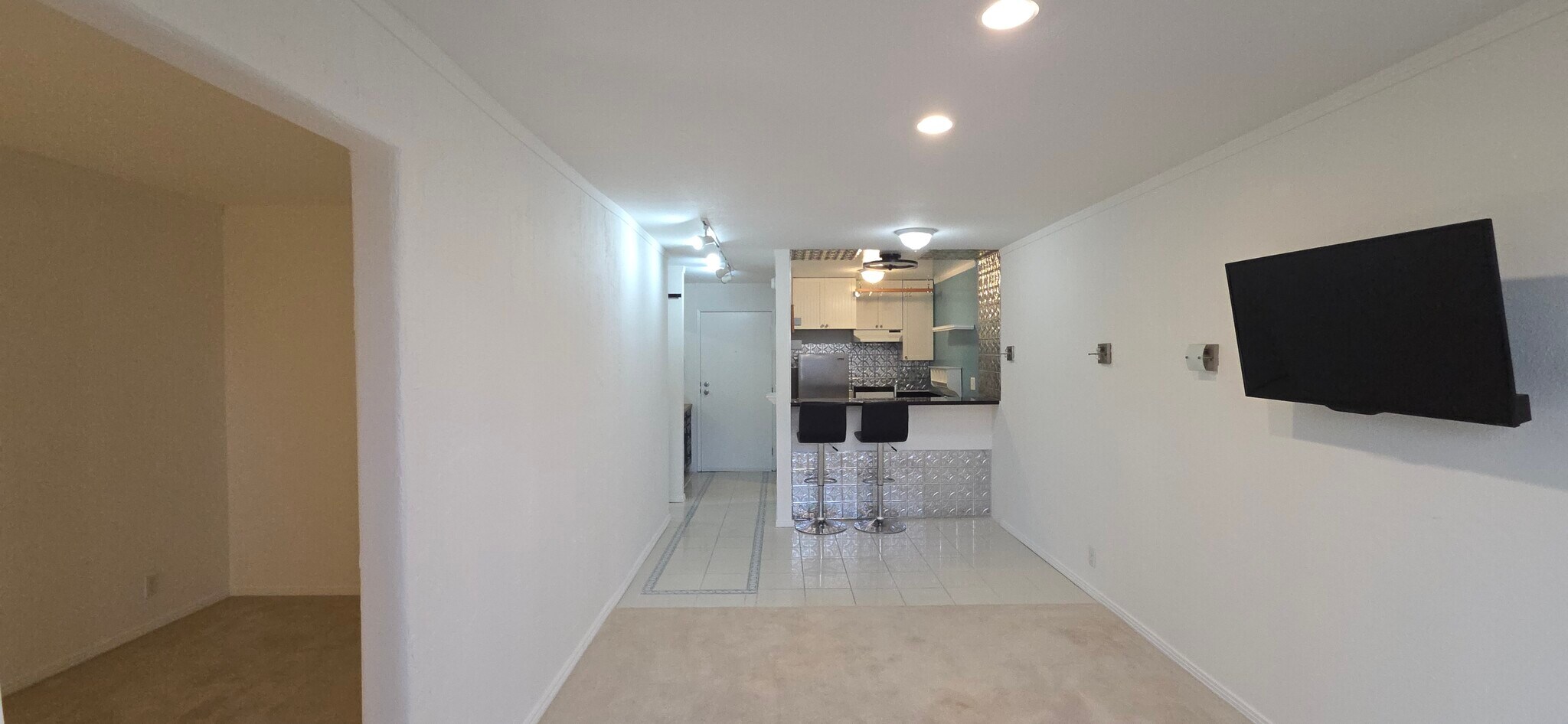 Building Photo - 288 Whitmore St