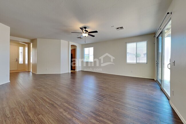 Building Photo - 7225 S 73rd Dr