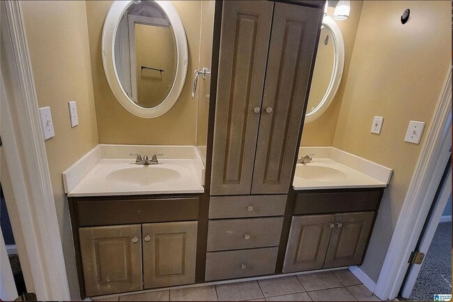 Building Photo - Available Now! Auburn Home With Pool, Hot Tub & Space for Everyone!