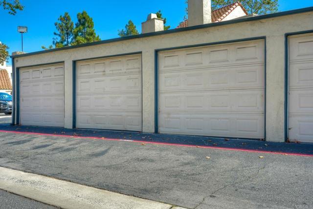 Building Photo - 391 N Melrose Dr