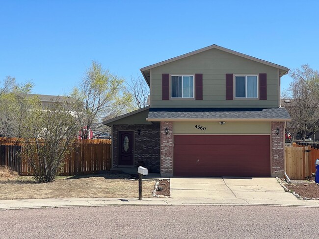 Primary Photo - Close to Ft. Carson! 3 bed, 2 bath, 2 car ...