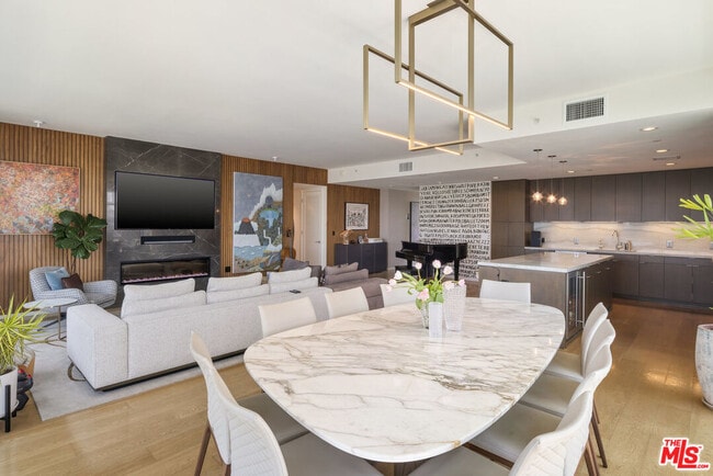 Building Photo - 1705 Ocean Ave