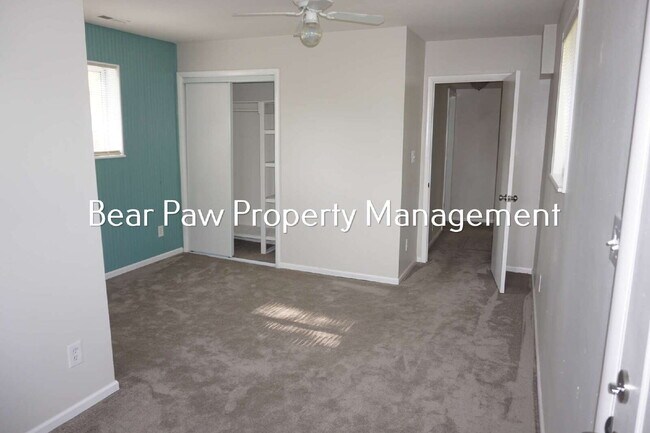 Building Photo - "Charming 3-Bedroom Retreat with 2 Baths in the Heart of Golden"
