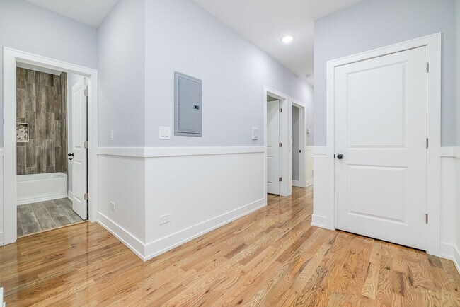 Building Photo - 6334 S Langley Ave