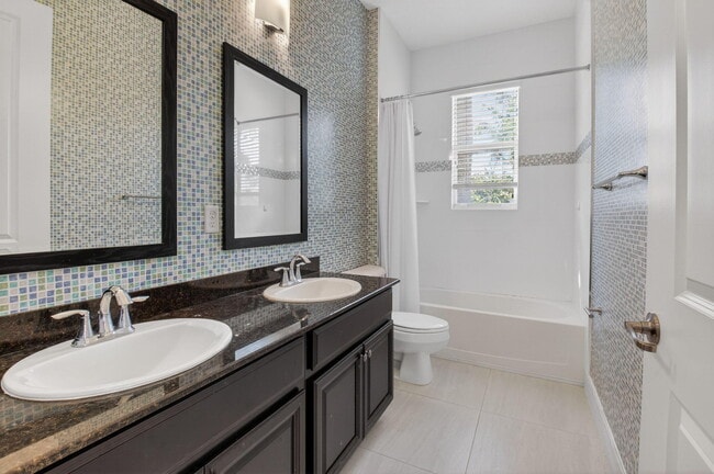 Building Photo - 4920 NW 15th Ave