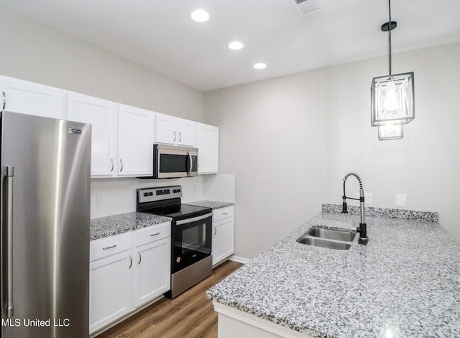 Building Photo - 511 Olive Branch Way