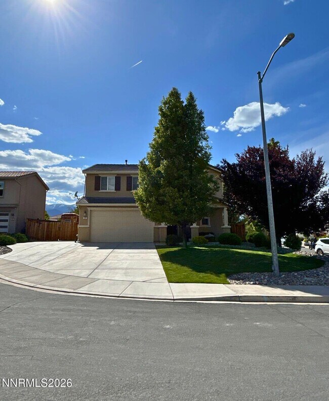 Building Photo - 550 Verelli Ct