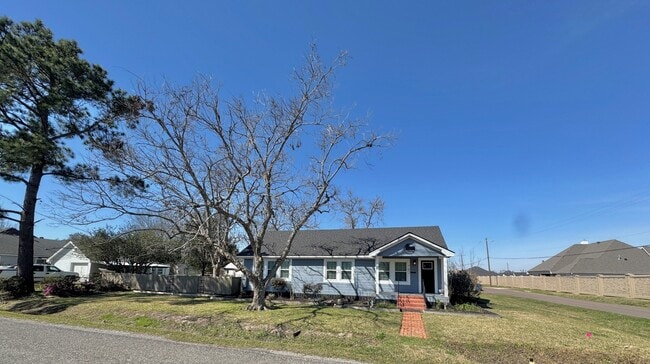 Building Photo - 702 Marion St