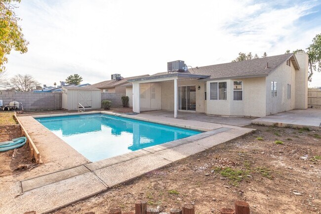 Building Photo - $500 Move-In Credit (ends 9/30) | Newly Remodeled 3BR w/ Pool