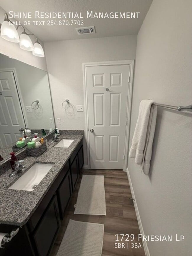 Building Photo - 1729 Friesian Lp