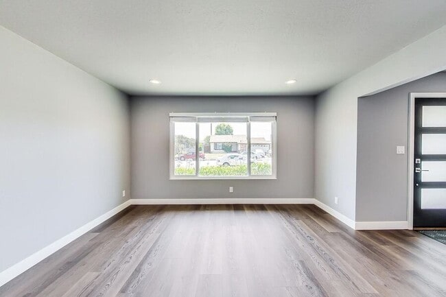 Building Photo - 4401 Castanos St