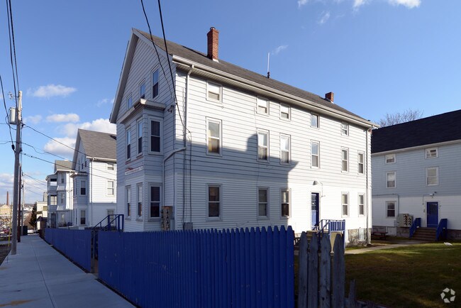 Building Photo - 554-564 Plymouth Ave