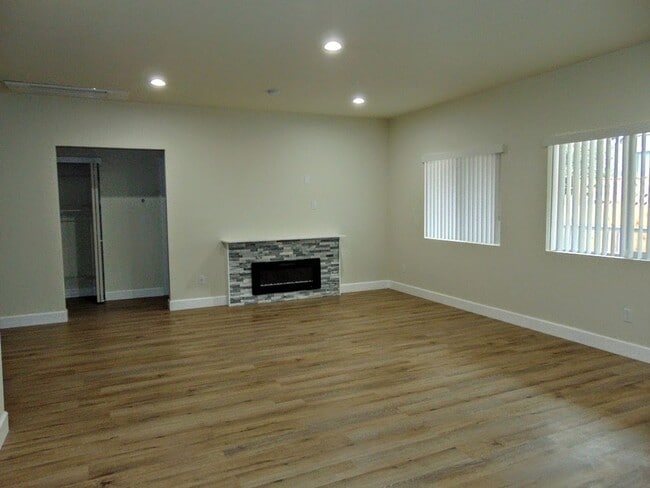 Building Photo - Private EV Charging in Beautiful 3 Bedroom...