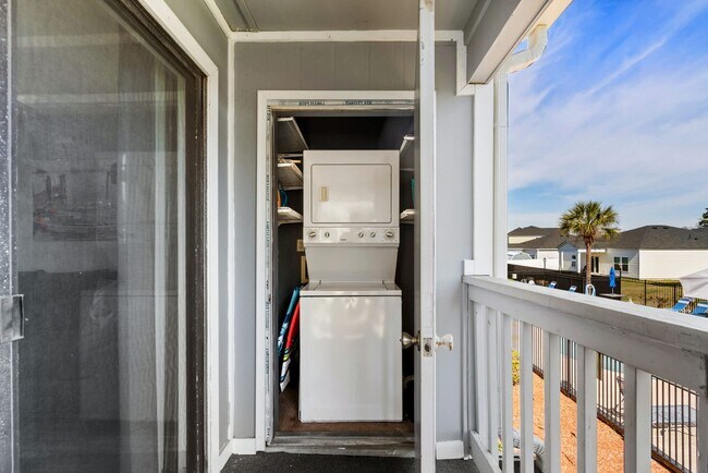 Building Photo - ***Free Utilities ***All Inclusive Seasonal Rental Available November 4, 2025 - March 31, 2026