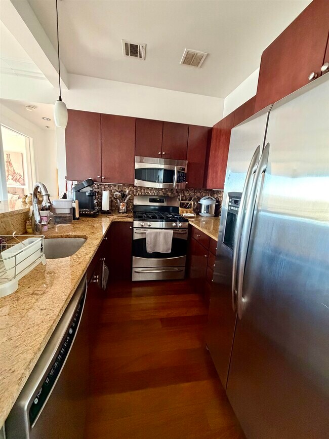 Building Photo - 34-40-40 48th St