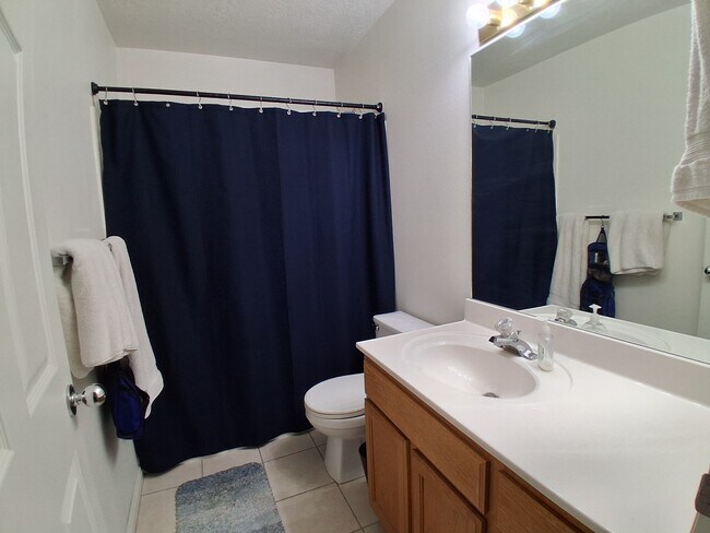 Building Photo - 879 E 350 N