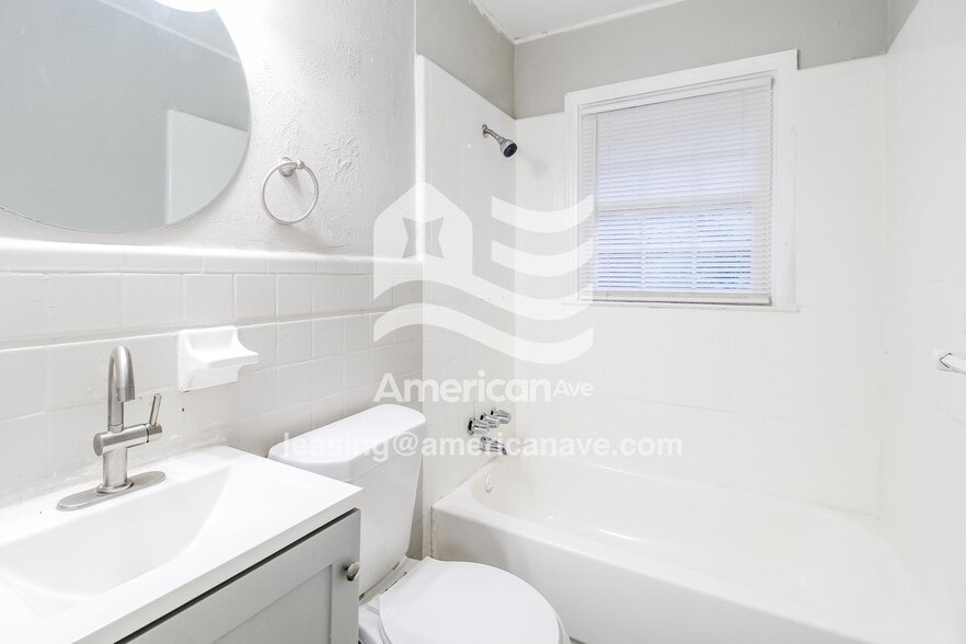 Building Photo - 106 Jones Pl