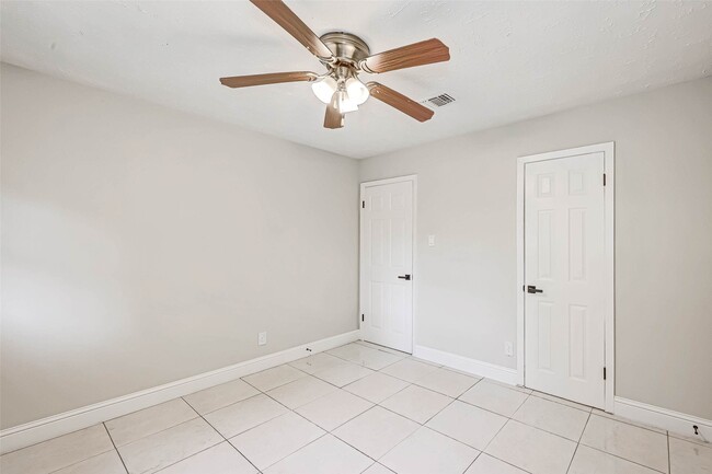 Building Photo - 24026 Tayloe House Ln