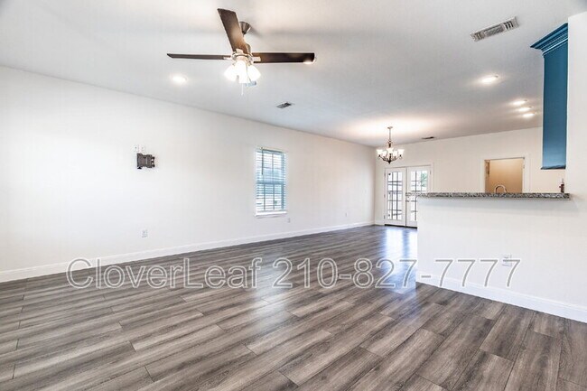Building Photo - 5707 Midcrown Dr