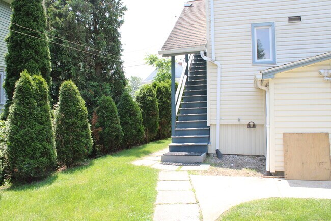 Building Photo - 99 Curtiss St