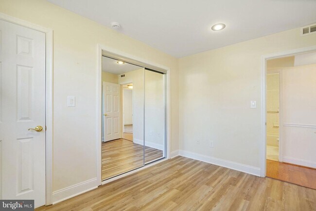 Building Photo - 6924 Kenfig Dr