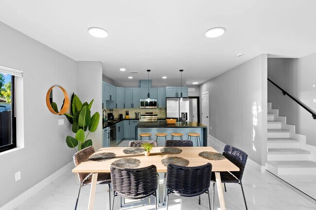 Building Photo - 1540 NW 46th St