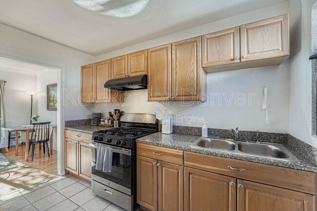 Building Photo - 2928 Milwaukee St