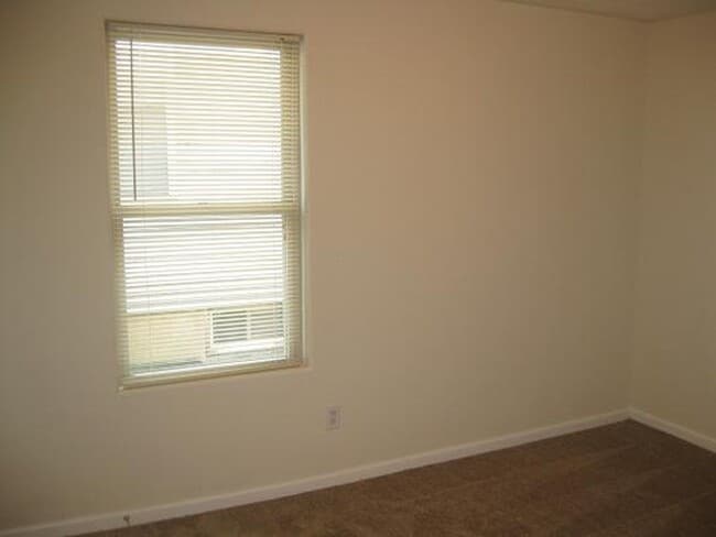 Building Photo - 3 Bedroom Ranch style home in Spring Valle...