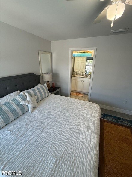 Building Photo - 313 SW 47th Terrace