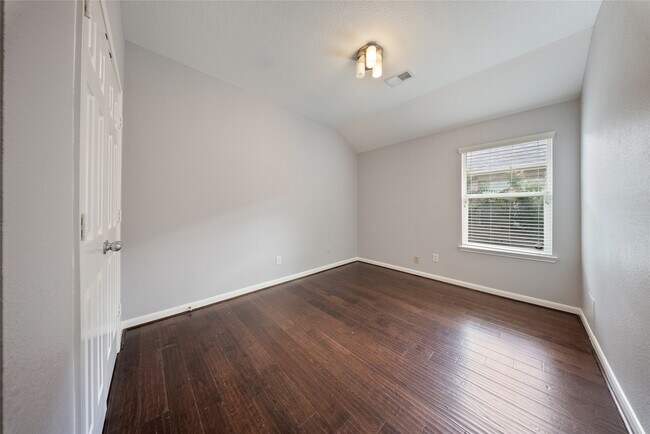 Building Photo - 2219 Rocky Hollow Ln