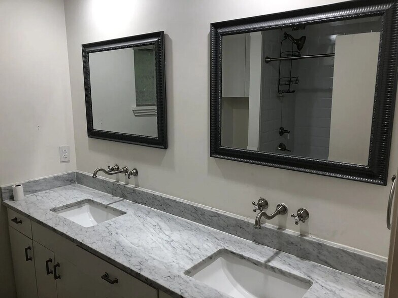 Building Photo - 12014 Trianon Ln