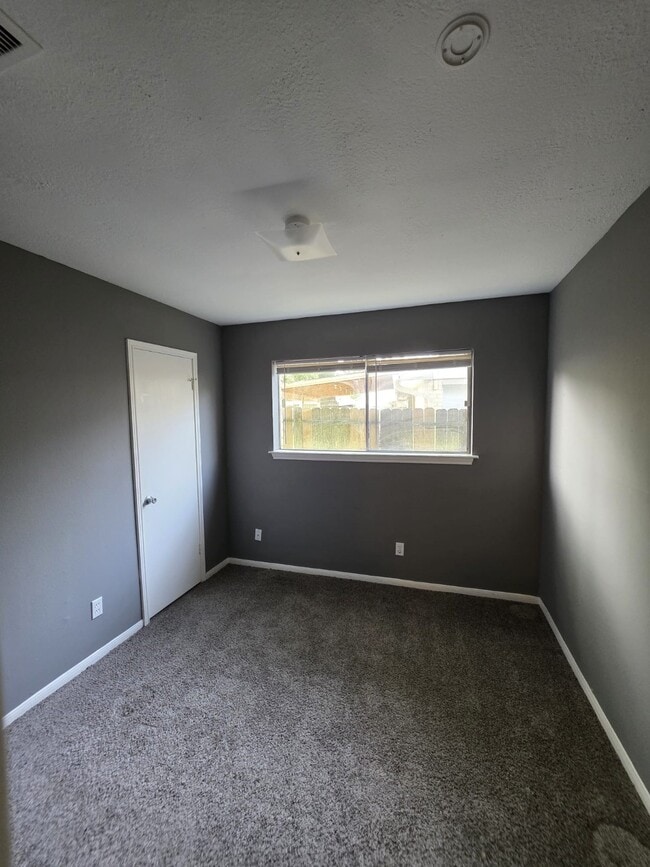 Building Photo - 22819 Carter Gate Dr