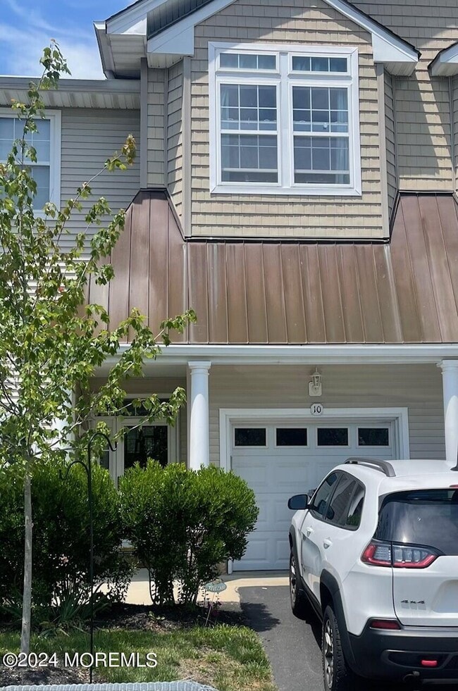 Primary Photo - 10 Windward Drive