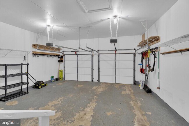 Building Photo - 46855 Willowood Pl