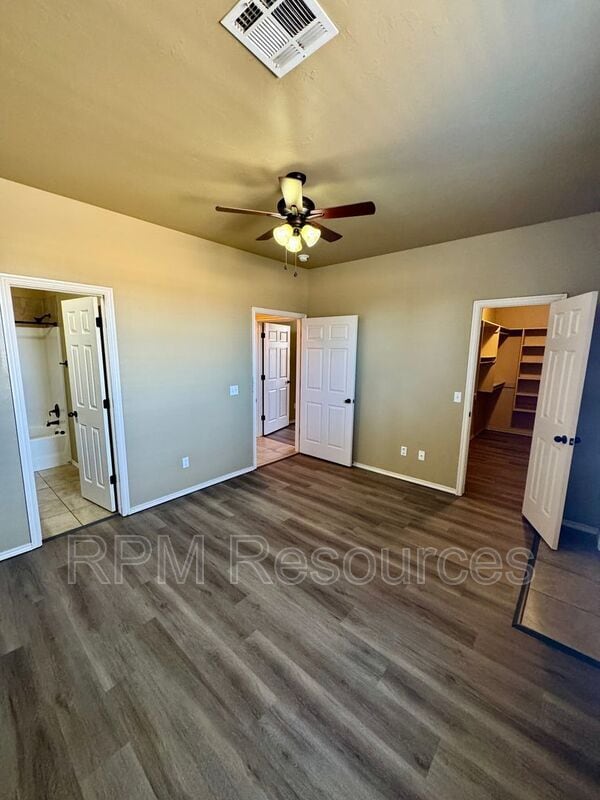 Building Photo - 157 Bison Ct Way
