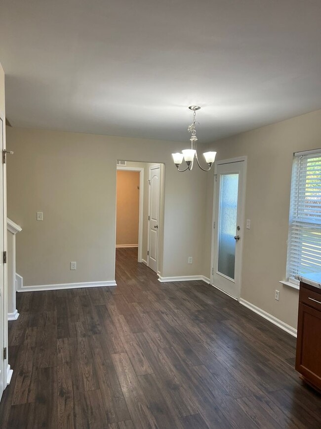 Building Photo - LAKE FOREST VILLAGE