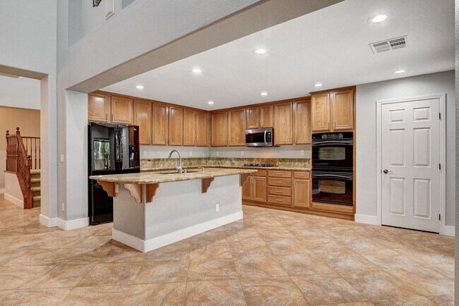 Building Photo - 4 Bedroom in North Las Vegas Near Aliante