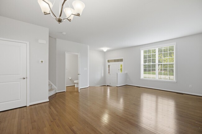 Building Photo - 2780 Ashcombe Dr.