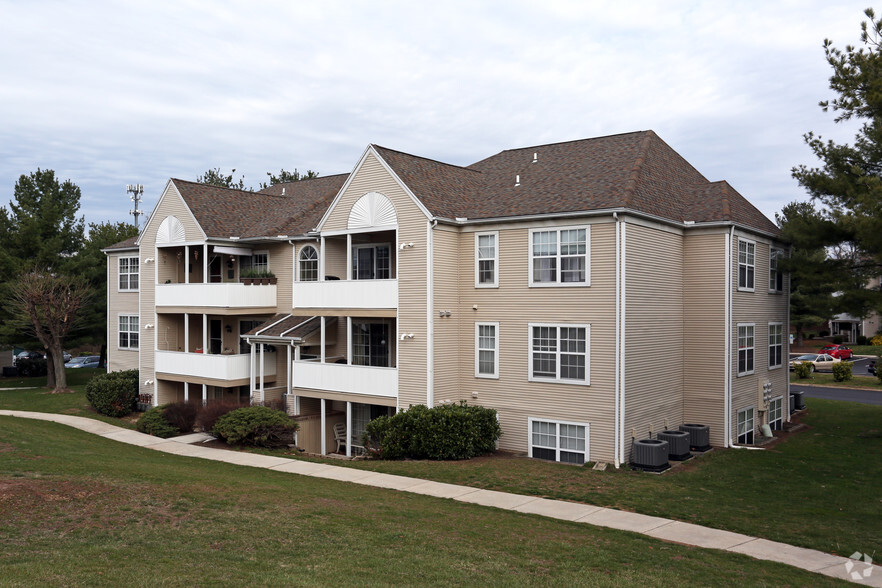 Primary Photo - Country Walk Apartments