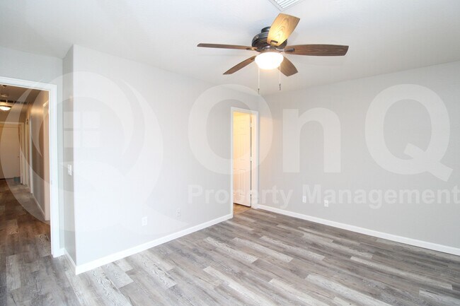 Building Photo - 31402 N Cactus Dr