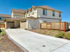 Building Photo - $6290 -- STUNNING 5 BEDROOM MODEL HOME IN NORTH FREMONT BUILT IN 2017