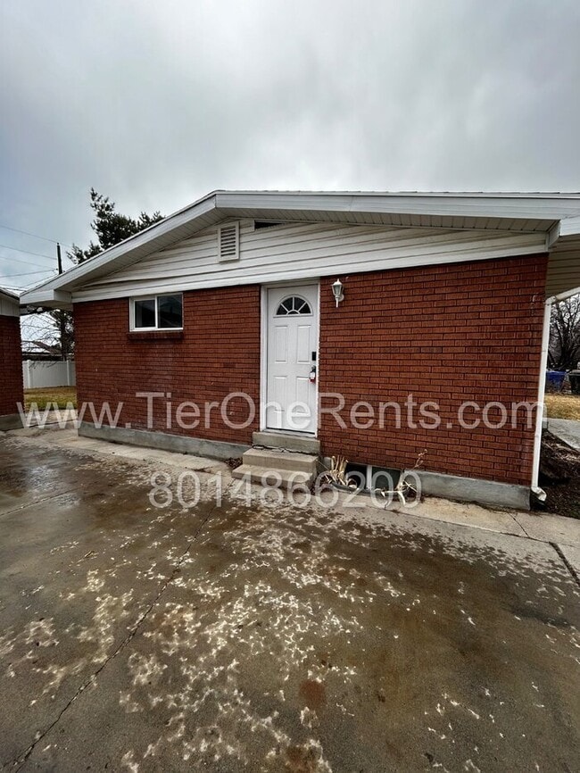 Building Photo - NO DEPOSIT option available for qualified renters!