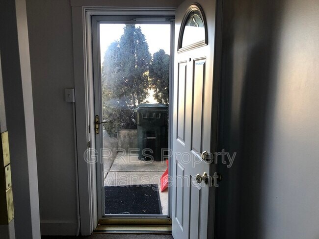 Building Photo - 357 Washington Ave