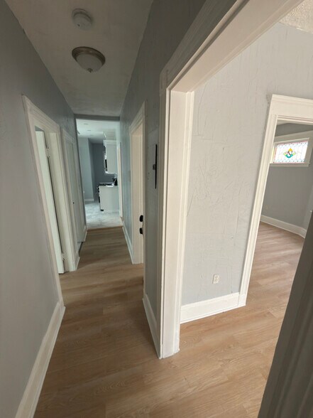 Building Photo - 16 Shepton St